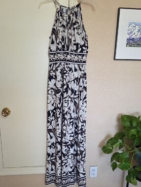 London Style Sleeveless Maxi Dress in Black, White and Taupe